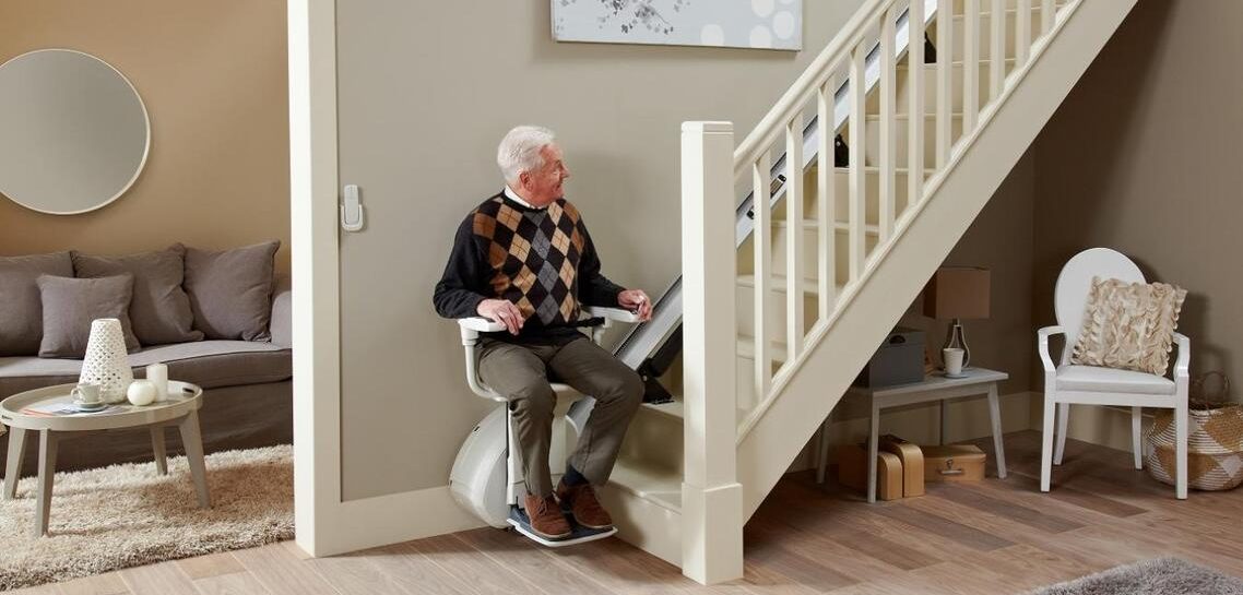 monte-escalier pour personnes âgées